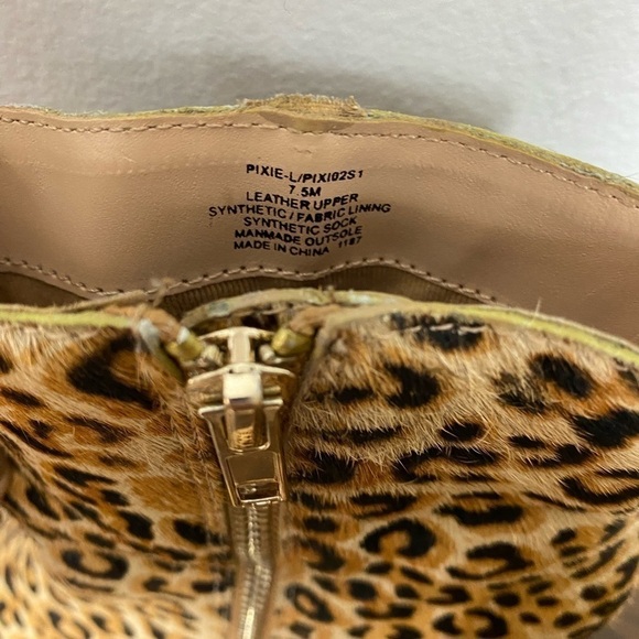 Steve Madden “Pixie” leather calf hair leopard print booties - Picture 3 of 11